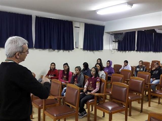 Cerca de 40 alunos da Escola Estadual Vereador Pedro Tófano visitam Incubadora Tecnológica foto